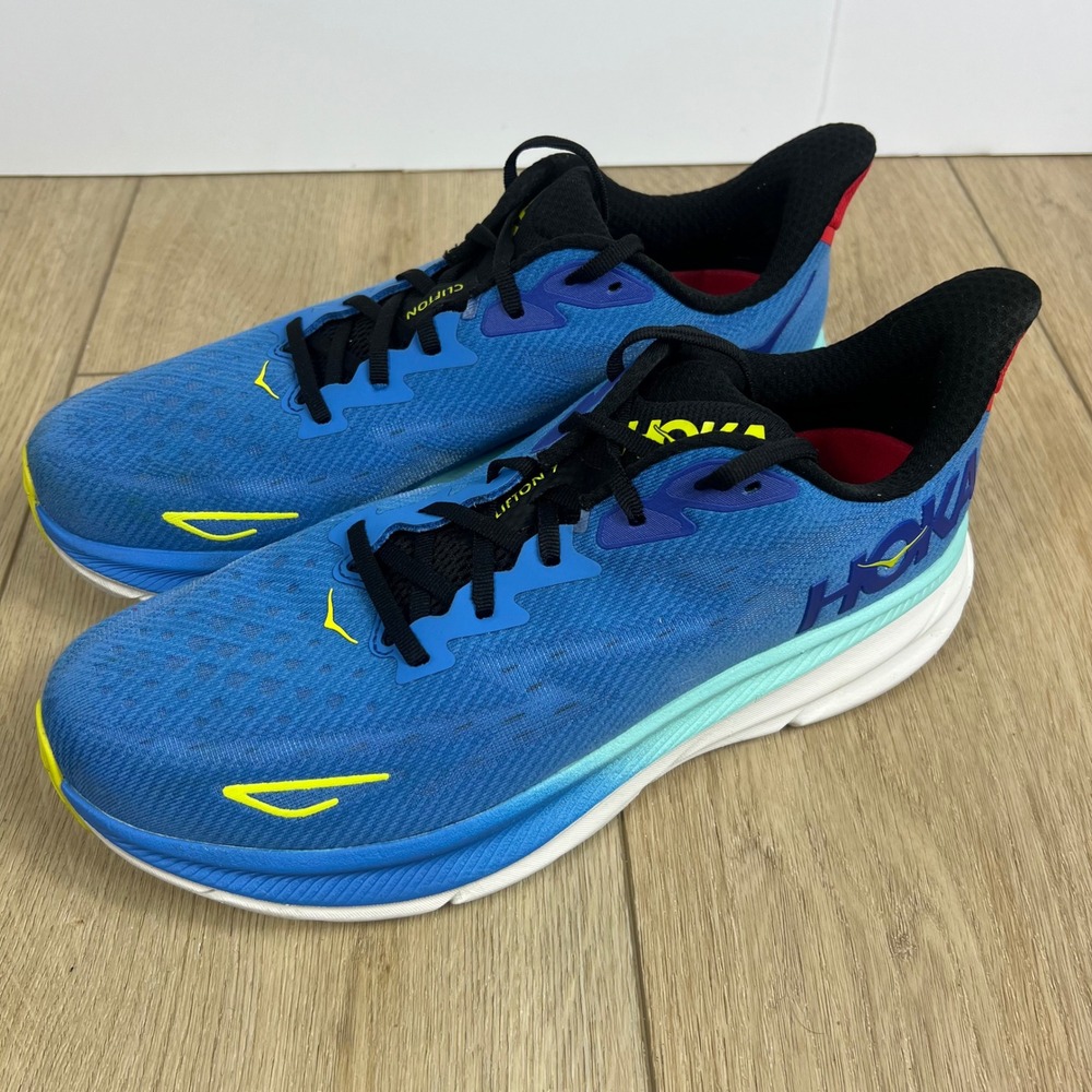 Hoka Clifton 9 running shoes In Virtual Blue/Cerise colorway.
Mens Size 12